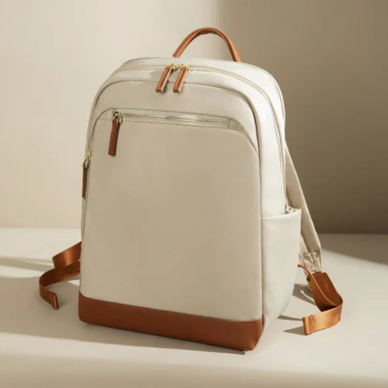 Sac à dos à langer bébé stylé en promenade