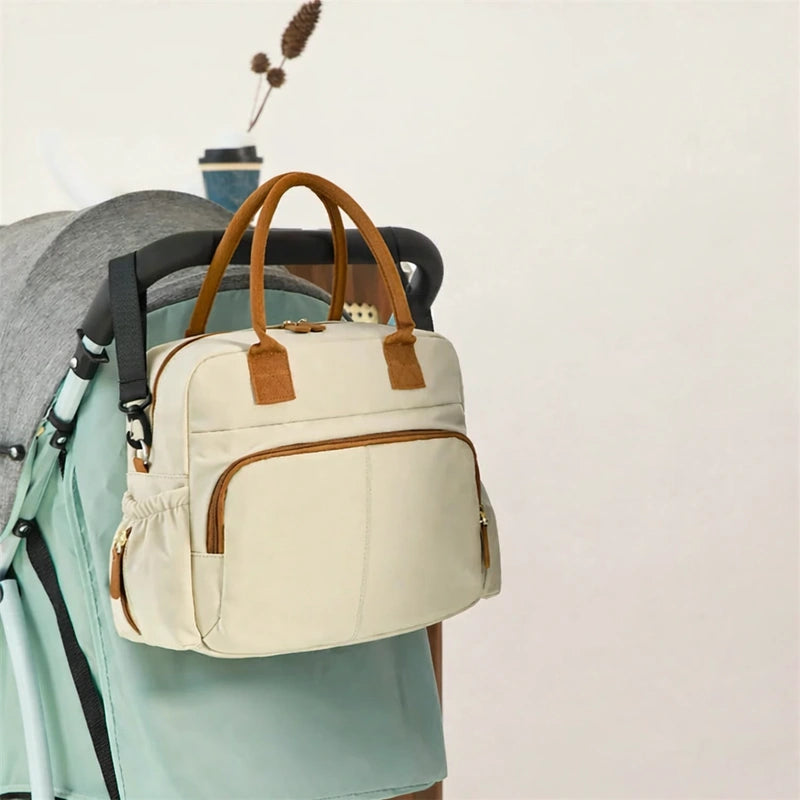 Compartiments et poches du sac à langer beige